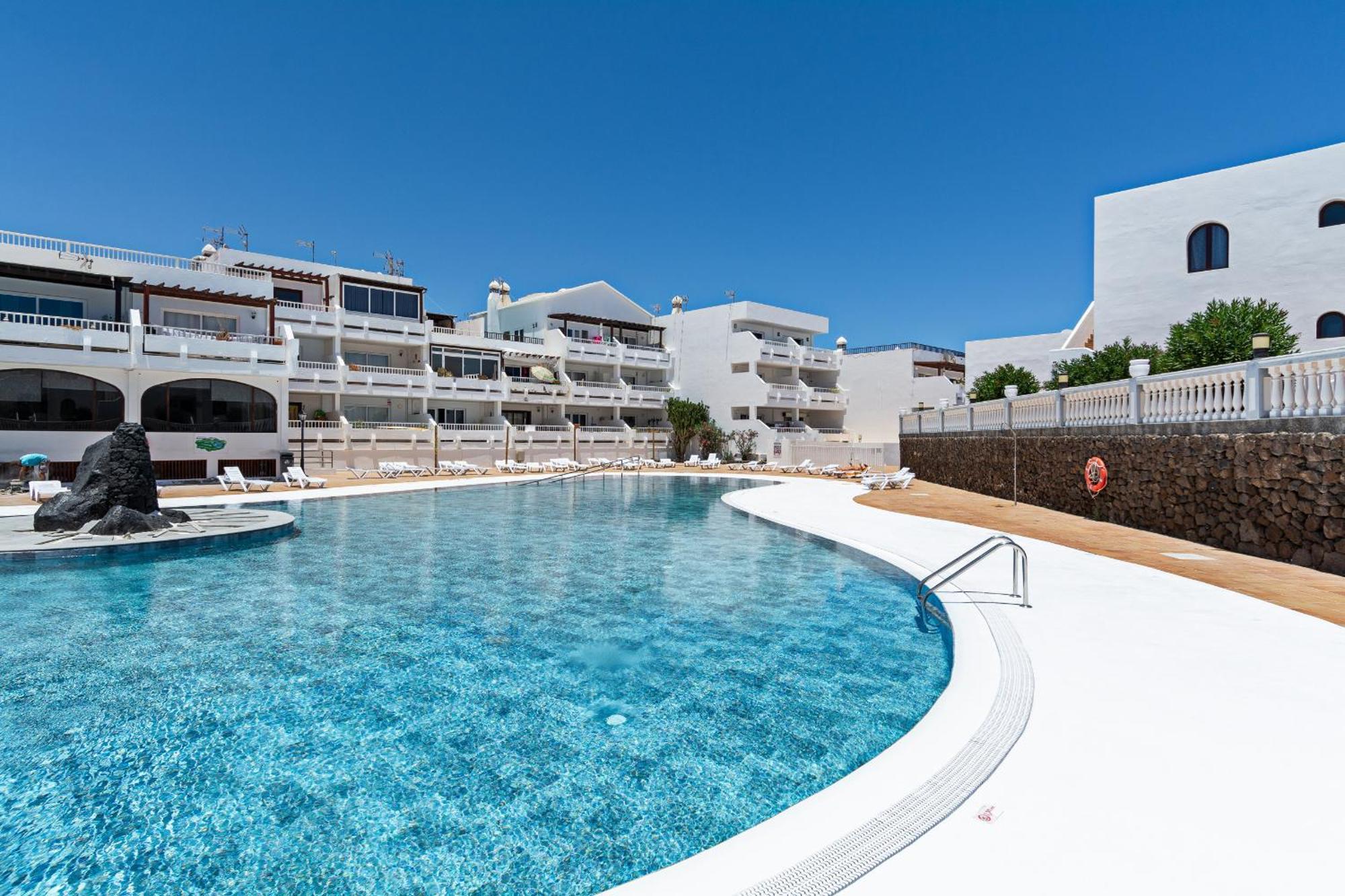 Апартаменты Casa Ayram With Private Terrace & Pool Next To